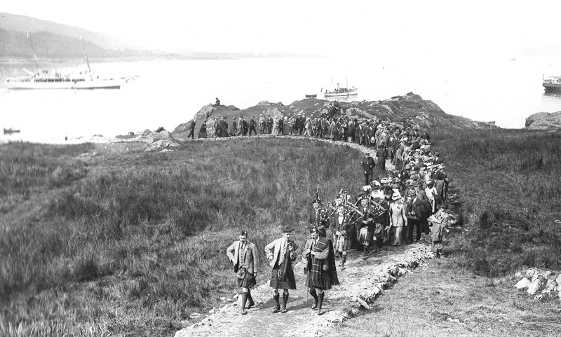 March of the Clan to Duart for the 1912 Gathering