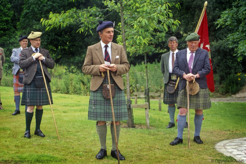 Sir Lachlan Maclean at the 350th Anniversary of Inverkeithing Commemoration in 2001